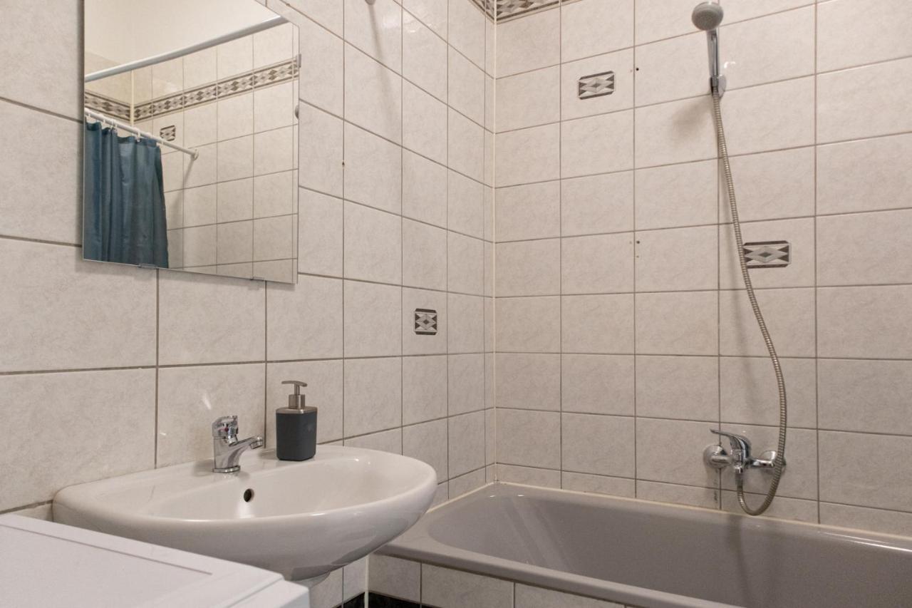 Spacious 2Br Apt.-Near Wiener Stadthalle Екстер'єр фото